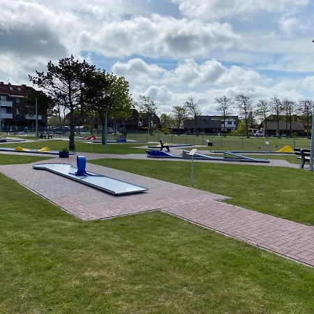 Kleines Doppelzimmer Mit Eigenem Bad Und Kuehlschrank, Frisch Saniert