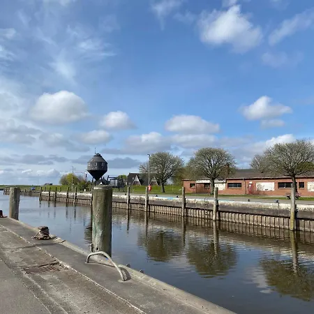 Kleines Doppelzimmer Mit Eigenem Bad Und Kuehlschrank, Frisch Saniert