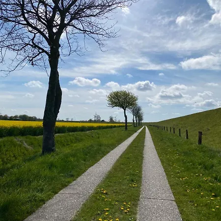Kleines Doppelzimmer Mit Eigenem Bad Und Kuehlschrank, Frisch Saniert * Friedrichskoog