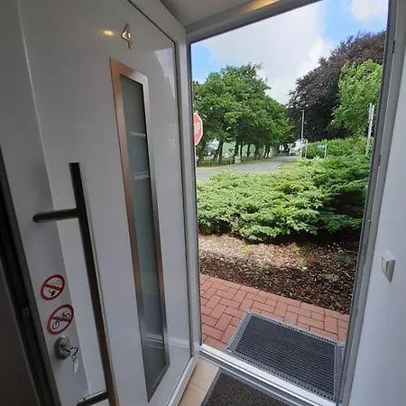 Kleines Doppelzimmer Mit Eigenem Bad Und Kuehlschrank, Frisch Saniert Pansiyon *