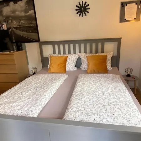 Accommodatie bij particulieren Kleines Doppelzimmer Mit Eigenem Bad Und Kuehlschrank, Frisch Saniert