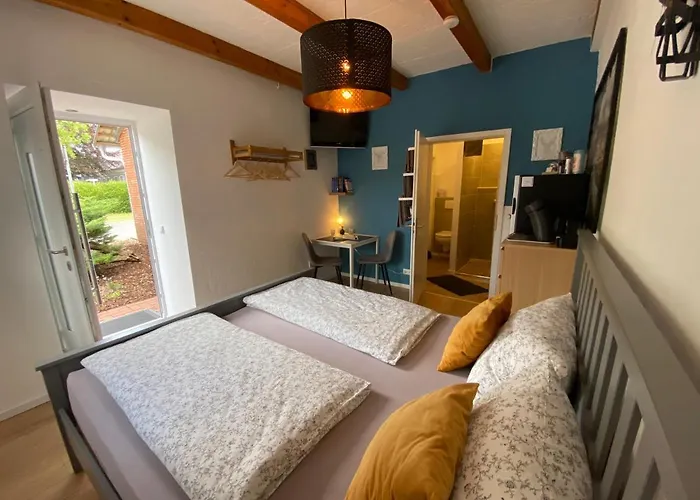 Kleines Doppelzimmer Mit Eigenem Bad Und Kuehlschrank, Frisch Saniert Friedrichskoog