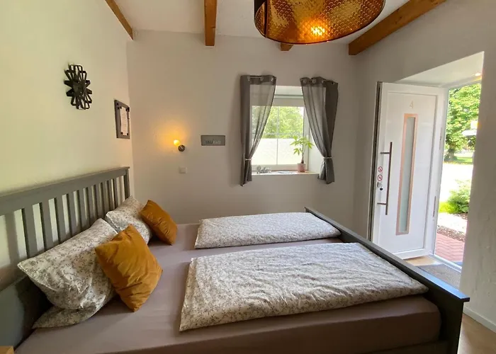 Kleines Doppelzimmer Mit Eigenem Bad Und Kuehlschrank, Frisch Saniert *